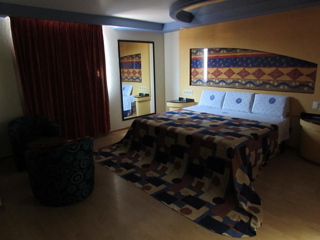 Motel Gran Vallarta (Adults Only) Celaya  Exterior photo